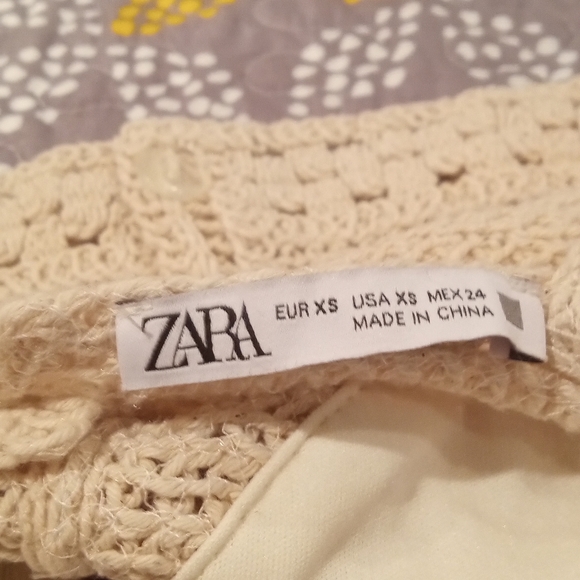 Zara Crochet Back Button Crop Top - Picture 5 of 5